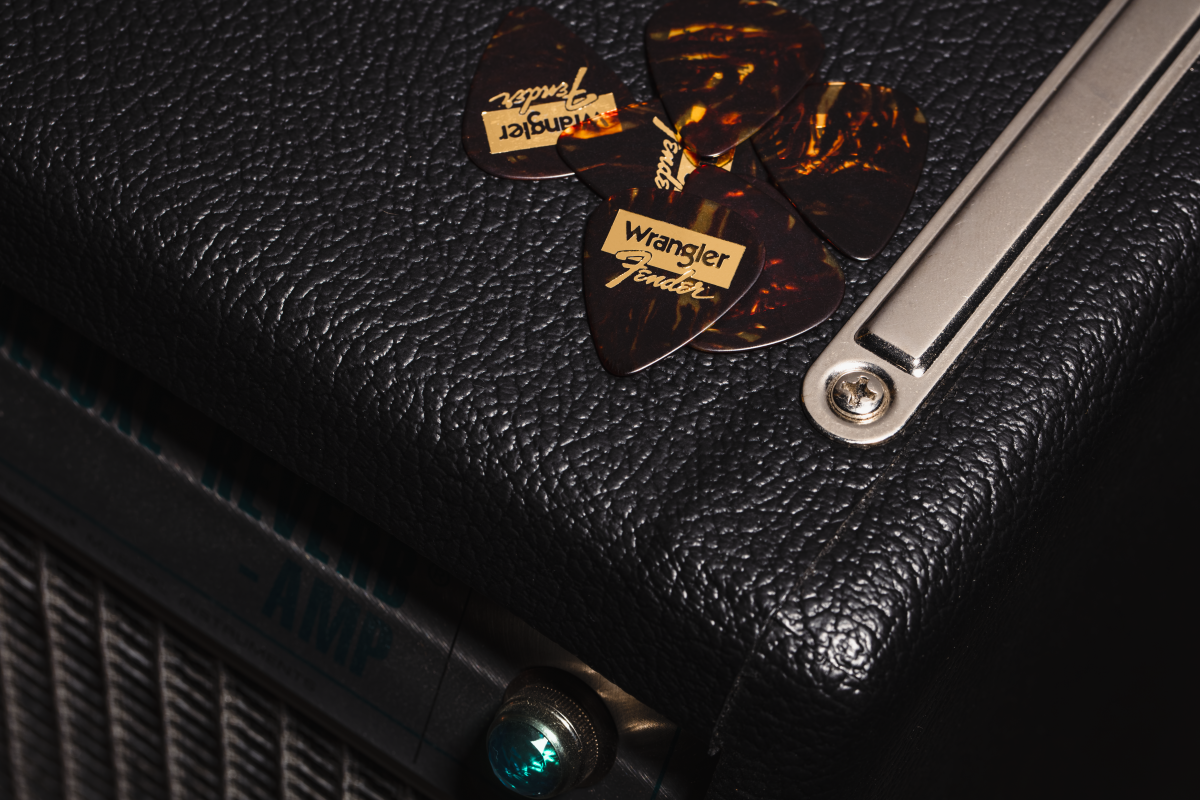 Fender and Wrangler Picks 351 Shape, Tortoiseshell, (8)