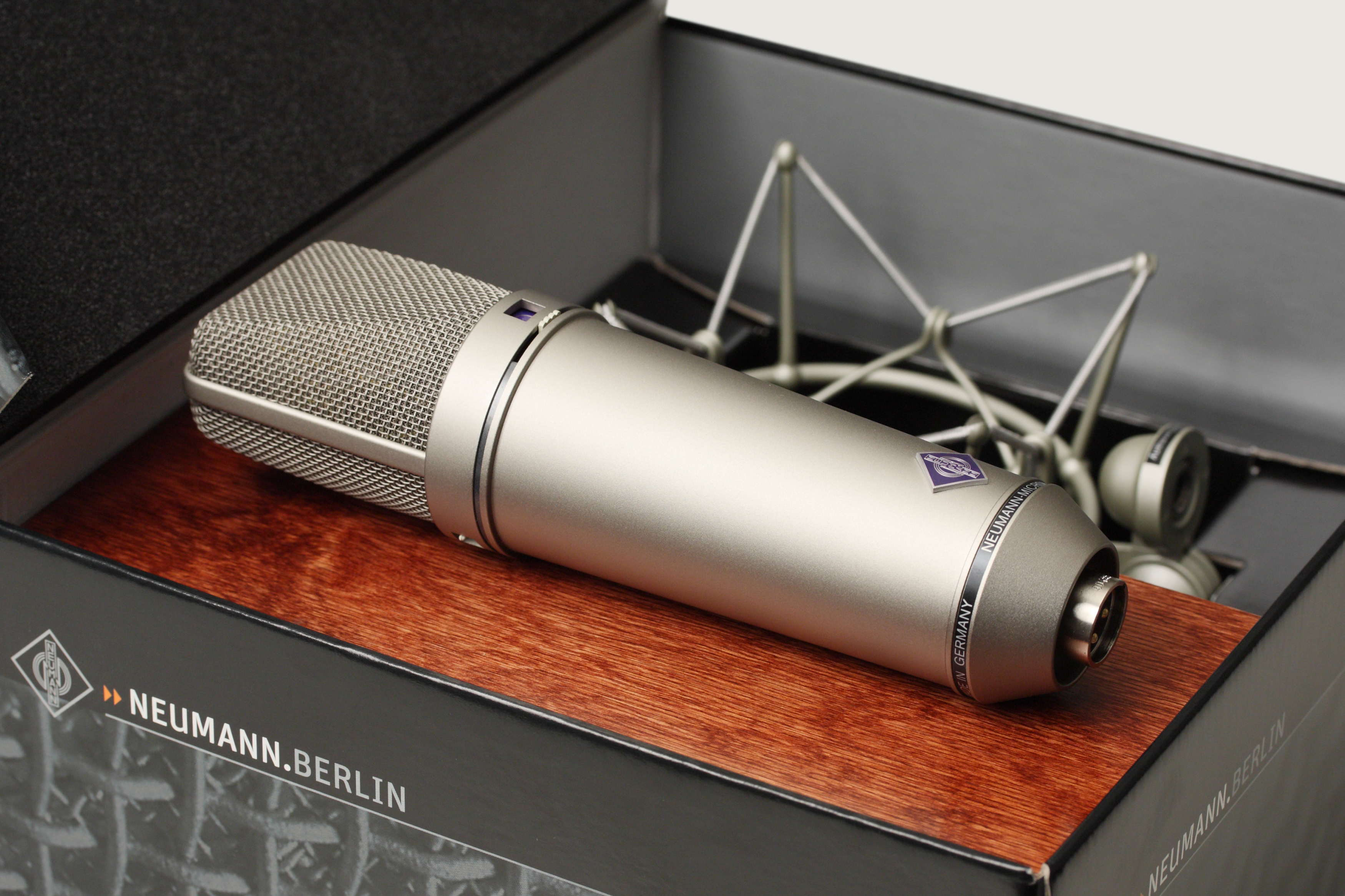 U 87 Ai ni Studio Set U 87 Ai ni Studio Set