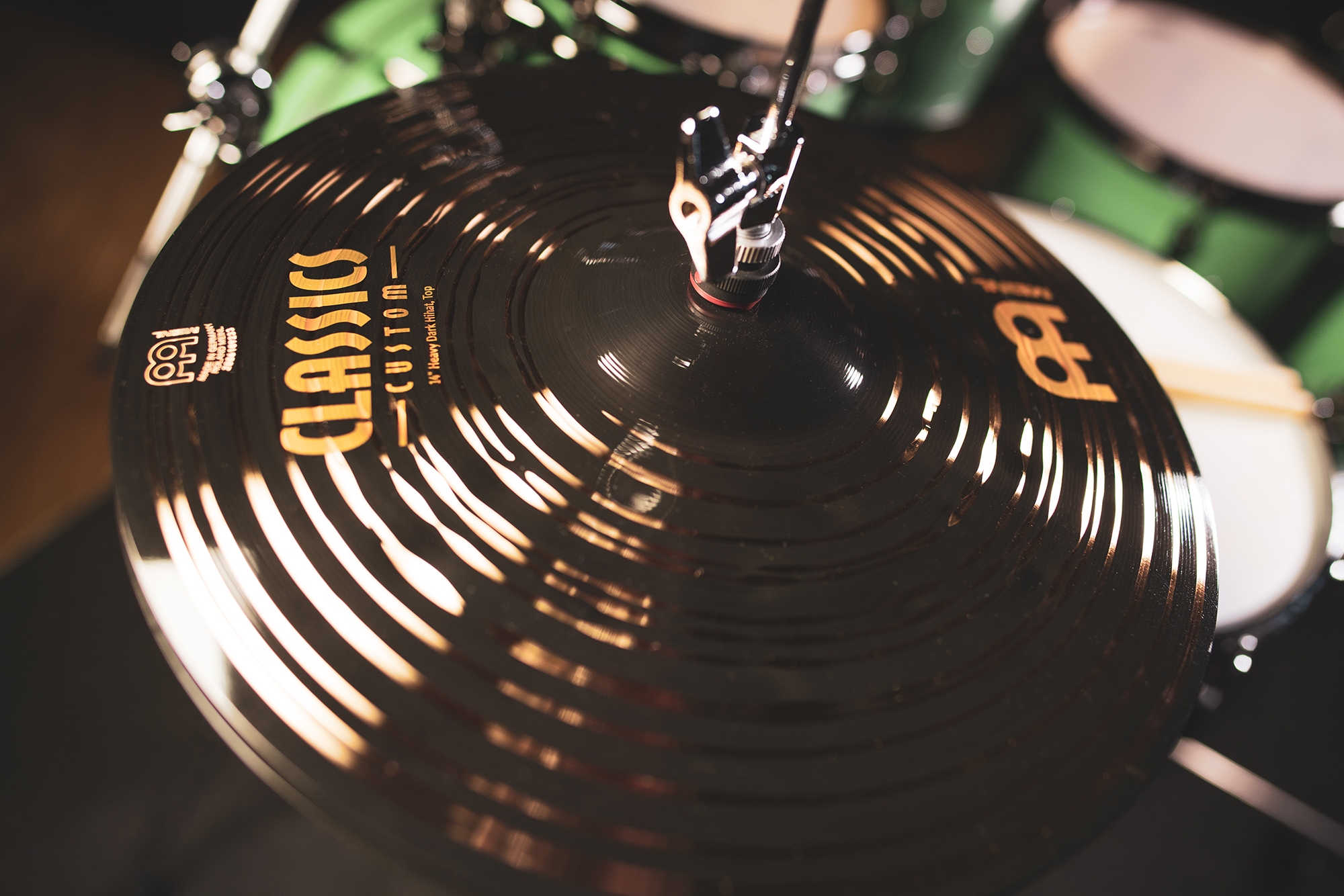 CC14HDAH Classics Custom Dark 14" Heavy Hi-Hat CC14HDAH Classics Custom Dark 14" Heavy Hi-Hat
